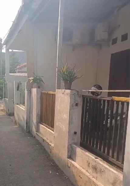 dijual rumah gg h keman jagakarsa