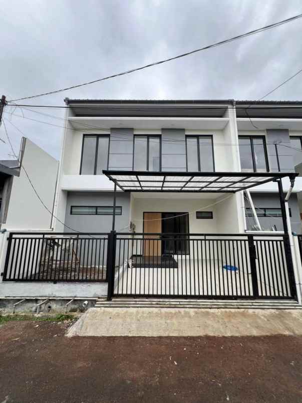 dijual rumah golf dalam