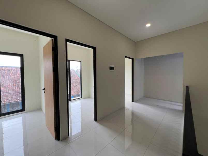 dijual rumah golf dalam