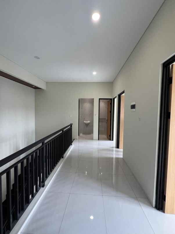 dijual rumah golf dalam