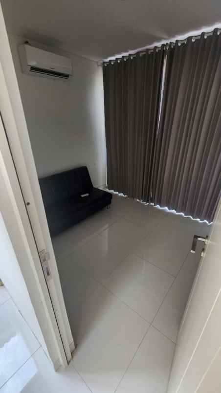 dijual rumah grand pakuwon