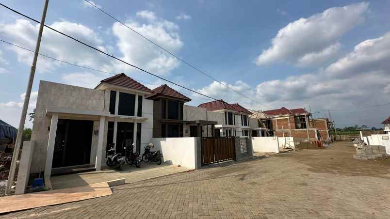 dijual rumah green hbb residence