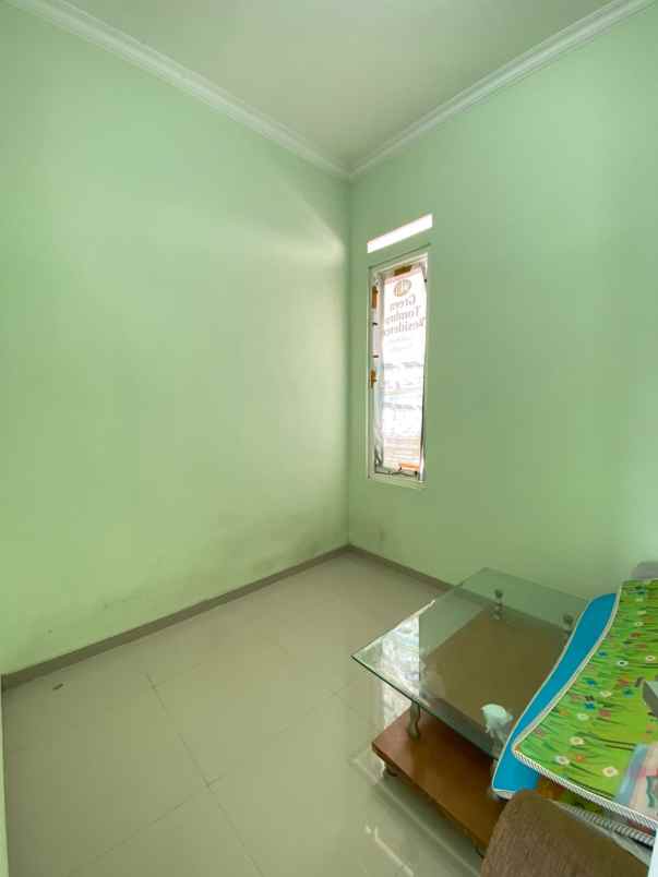 dijual rumah green tombro