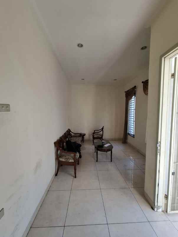 dijual rumah green ville dekat kedoya utara