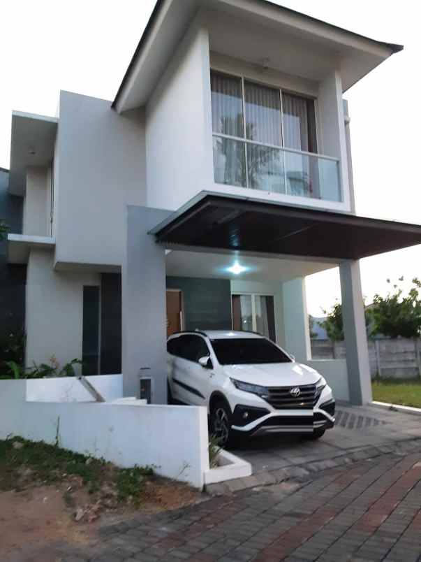 dijual rumah greenwich royal residence