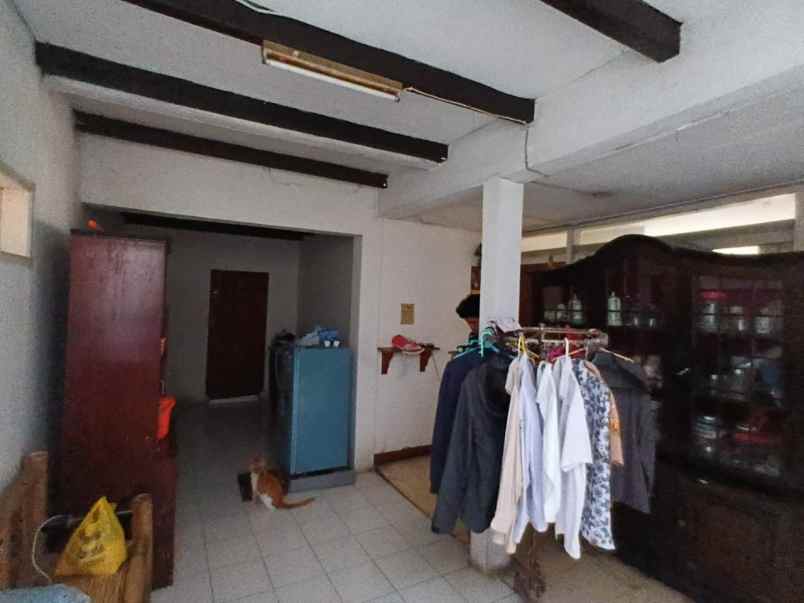dijual rumah hitung tanah saja di cikutra bandung