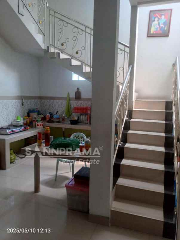 dijual rumah hook 1 5 lantai di griya melati mas gdc