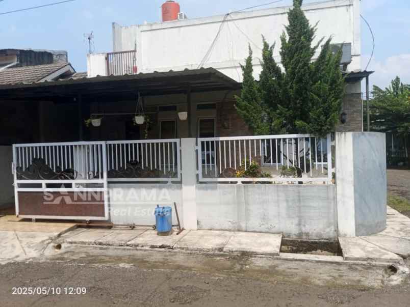 dijual rumah hook 1 5 lantai di griya melati mas gdc