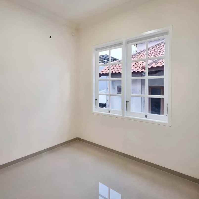 dijual rumah jagakarsa