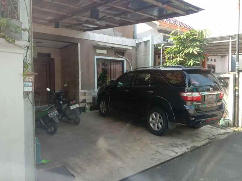 dijual rumah jagakarsa