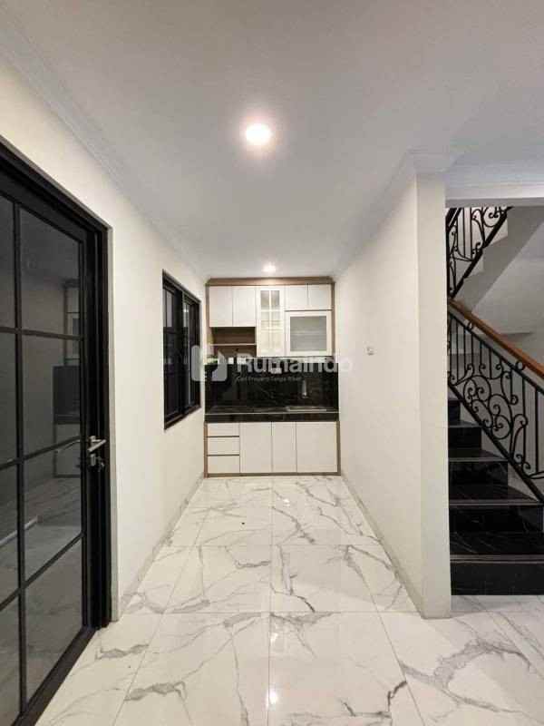 dijual rumah jagakarsa