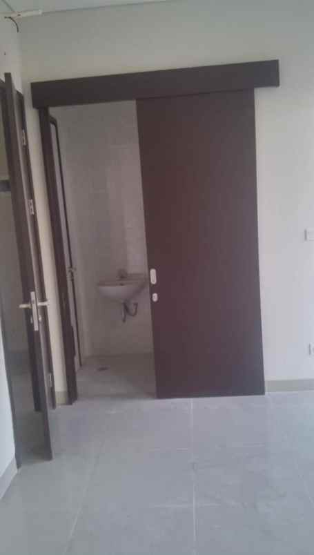 dijual rumah jakarta garden city