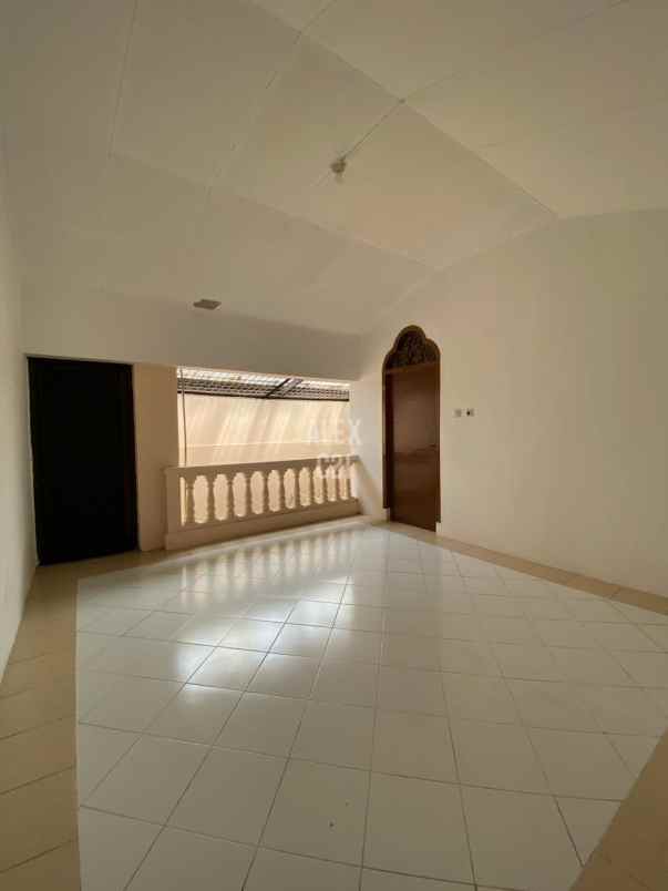 dijual rumah jakarta timur