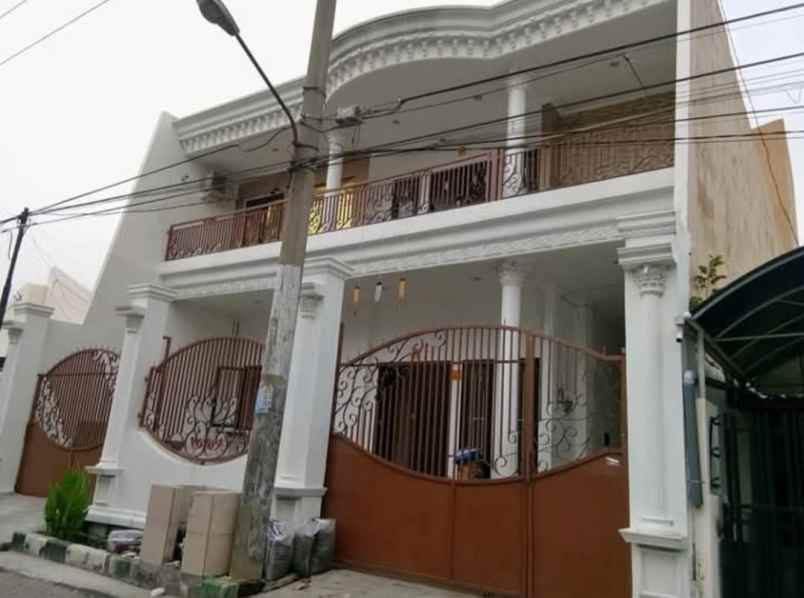 dijual rumah jalan aries