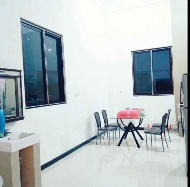 dijual rumah jalan aries