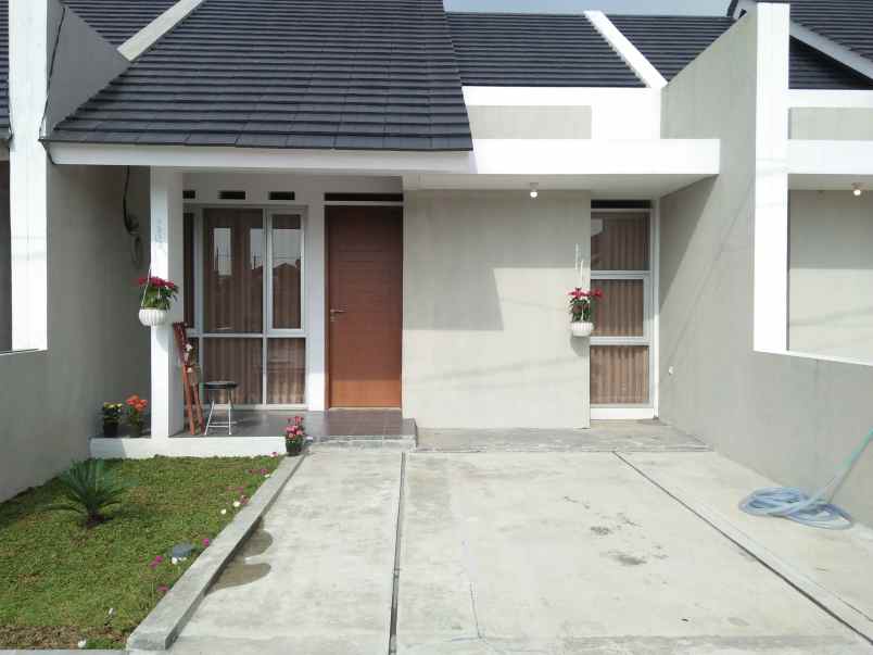 dijual rumah jalan ciganitri ii bandung