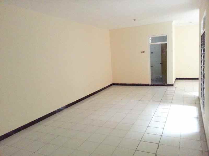 dijual rumah jalan doho surabaya