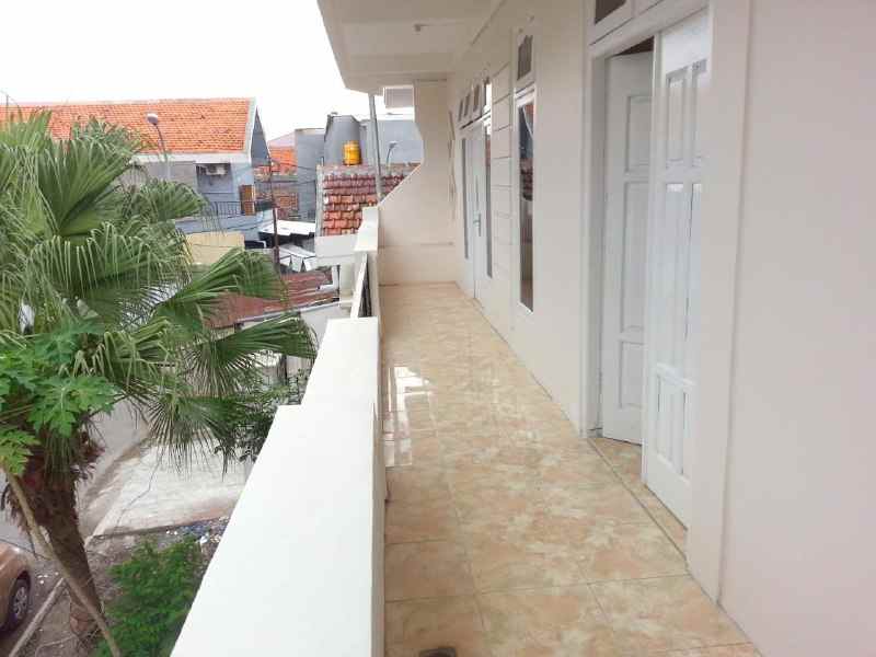 dijual rumah jalan doho surabaya