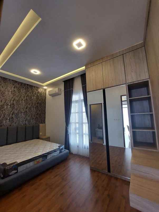 dijual rumah jalan duyung pekanbaru