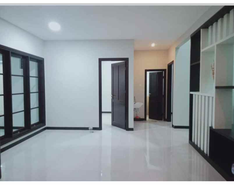 dijual rumah jalan fullerton place