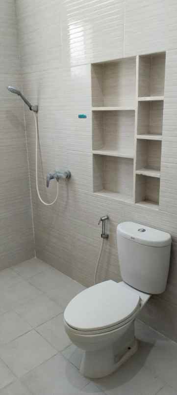 dijual rumah jalan jojoran