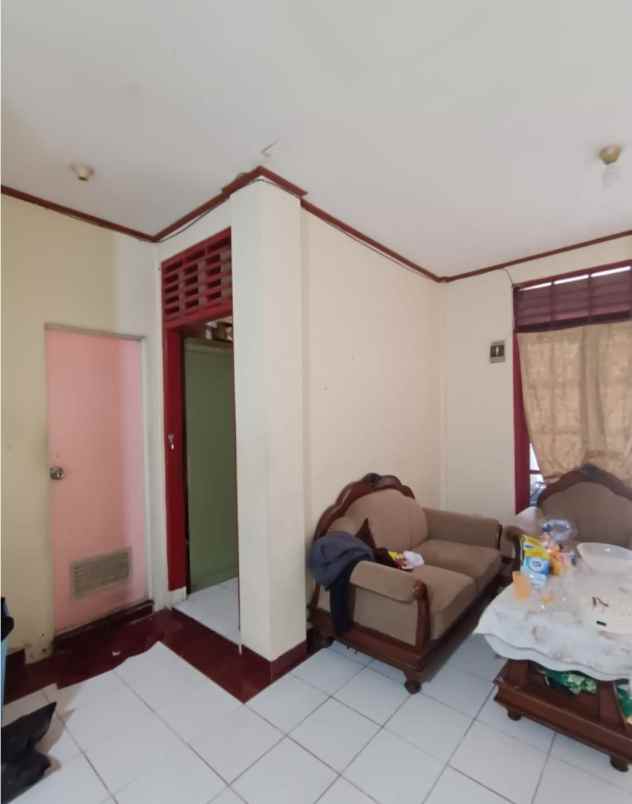 dijual rumah jalan kav dki kel cipedak