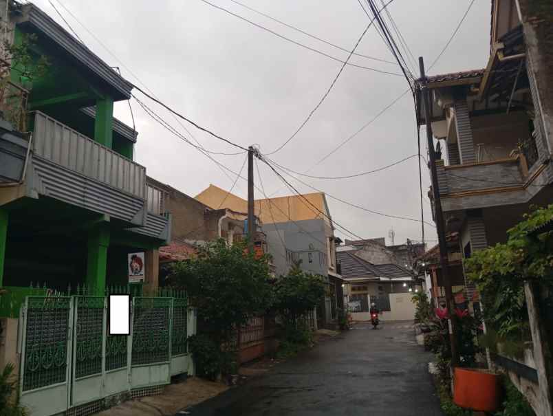 dijual rumah jalan kerkof