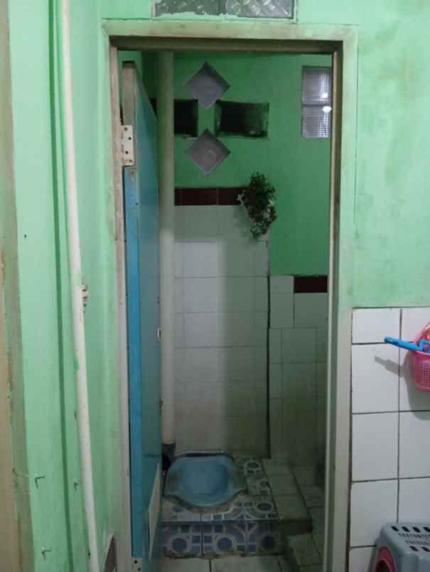 dijual rumah jalan kerkof