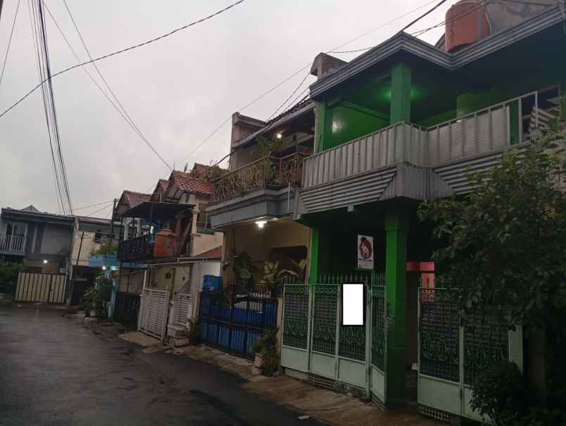 dijual rumah jalan kerkof