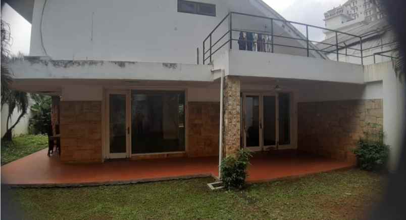 dijual rumah jalan liliana kel pela