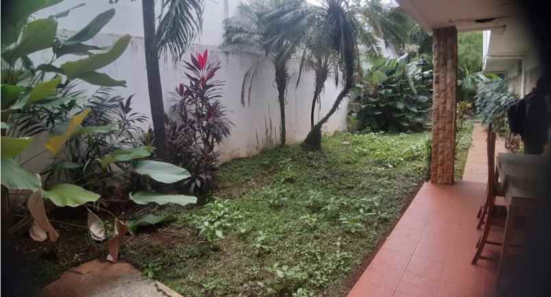 dijual rumah jalan liliana kel pela