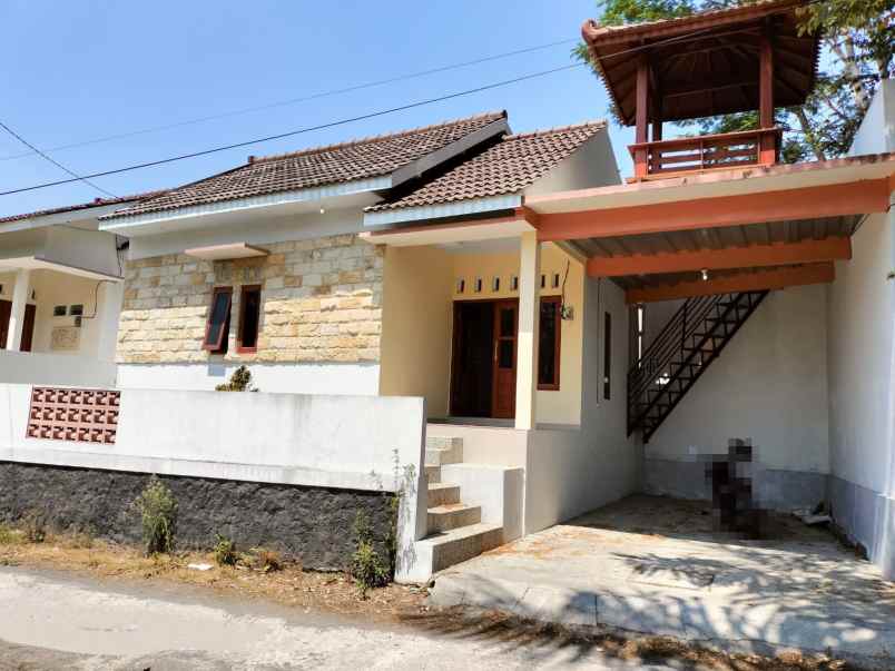 dijual rumah jalan lpmp kalasan