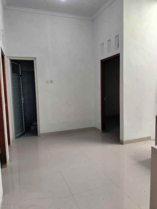 dijual rumah jalan lpmp kalasan