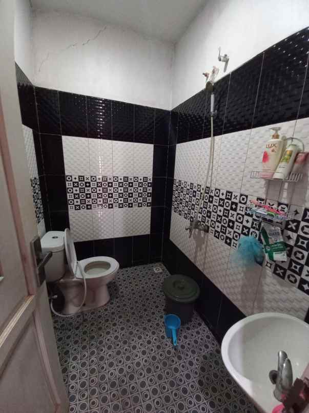 dijual rumah jalan mekarwangi