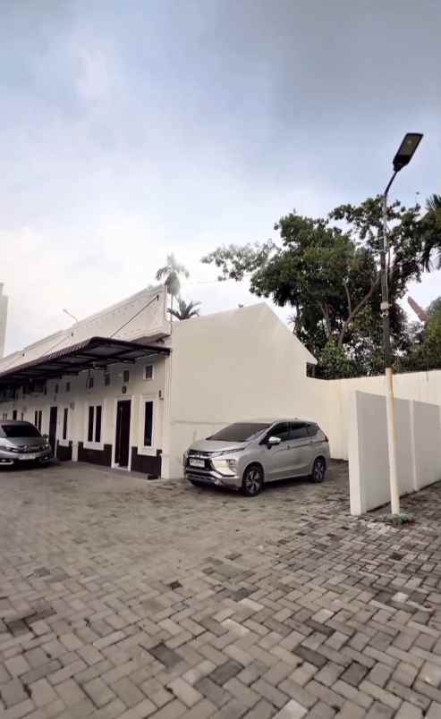 dijual rumah jalan menteng 7 denai ar