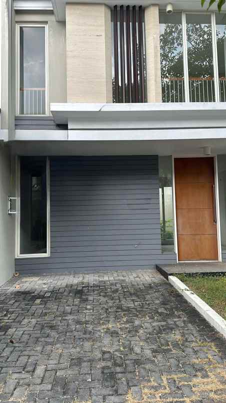 dijual rumah jalan north west park