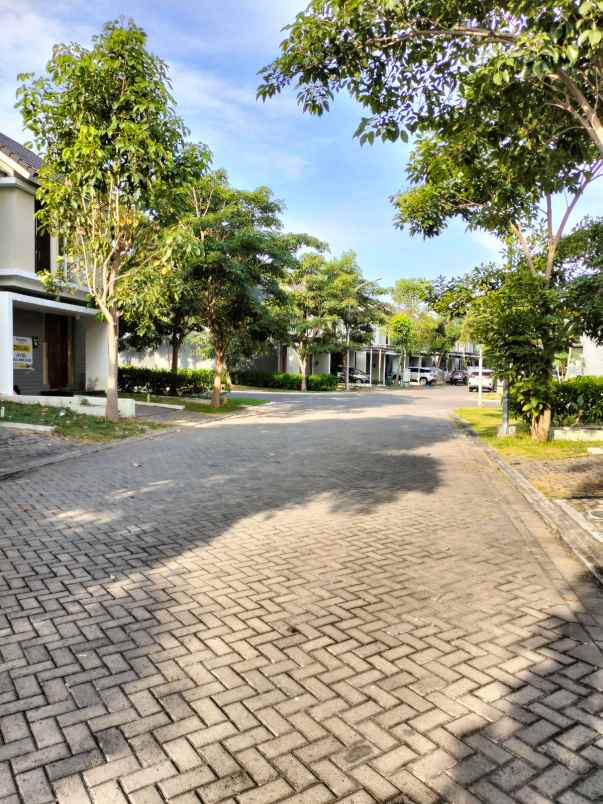 dijual rumah jalan north west park