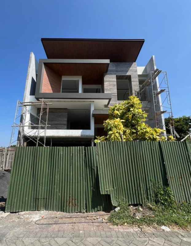 dijual rumah jalan pakuwon indah