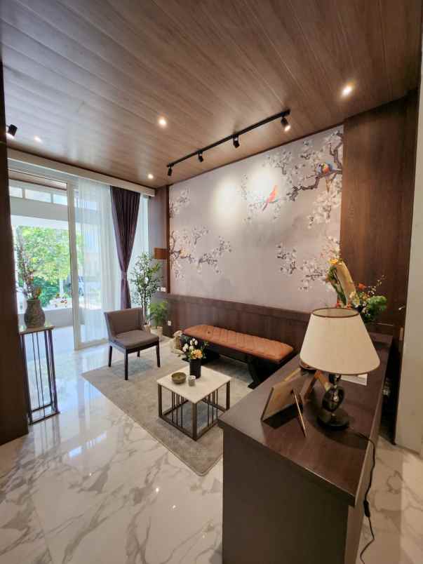 dijual rumah jalan pakuwon indah ritz