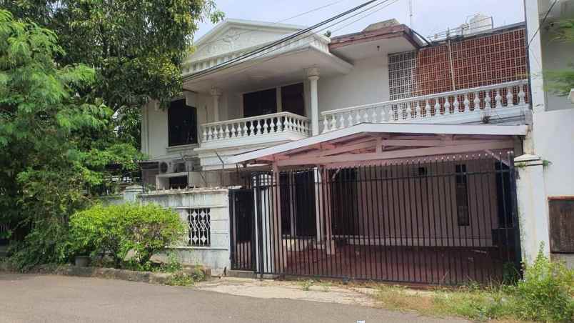 dijual rumah jalan pelepah hijau kelapa