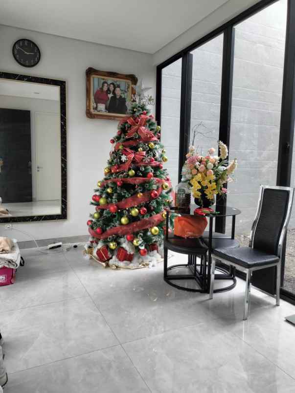 dijual rumah jalan pelican hill