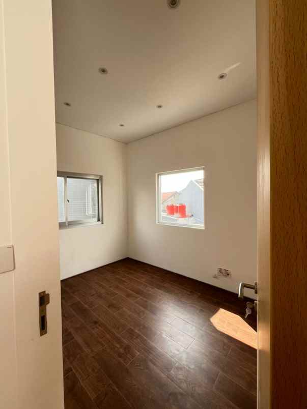 dijual rumah jalan pesantren