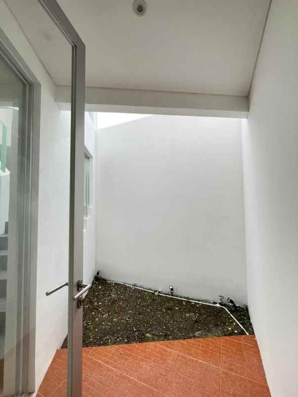 dijual rumah jalan pesantren