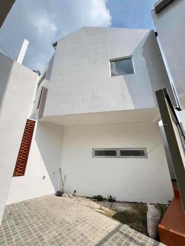 dijual rumah jalan pesantren