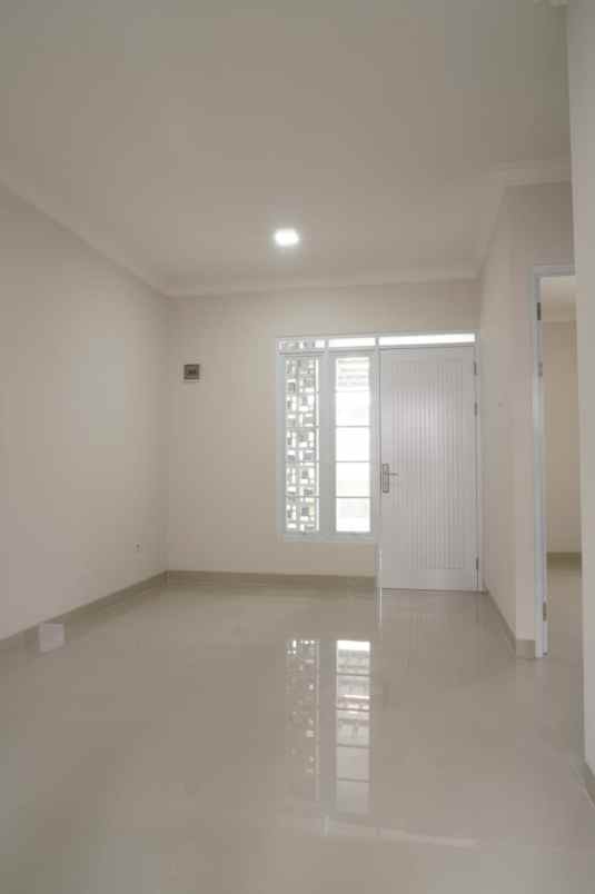 dijual rumah jalan puspa kencana no 2