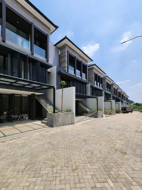 dijual rumah jalan raya andara cilandak