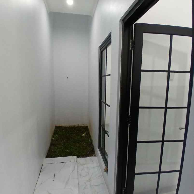 dijual rumah jalan raya cipayung depok