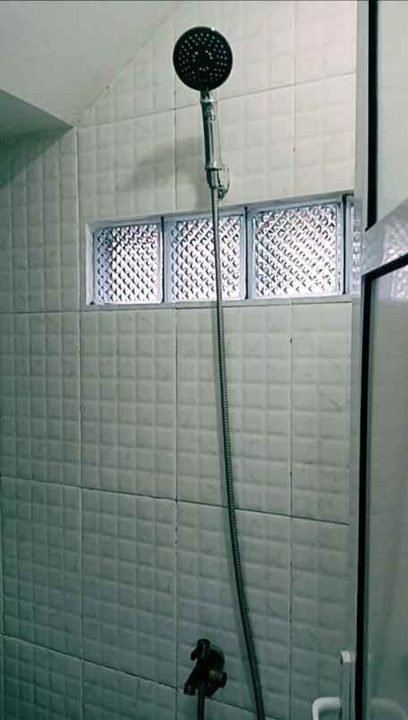 dijual rumah jalan raya curug bojongsari