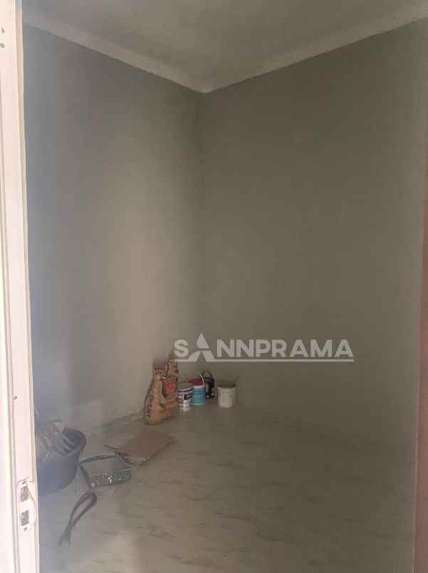 dijual rumah jalan raya gas alam