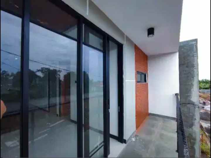 dijual rumah jalan raya kencana